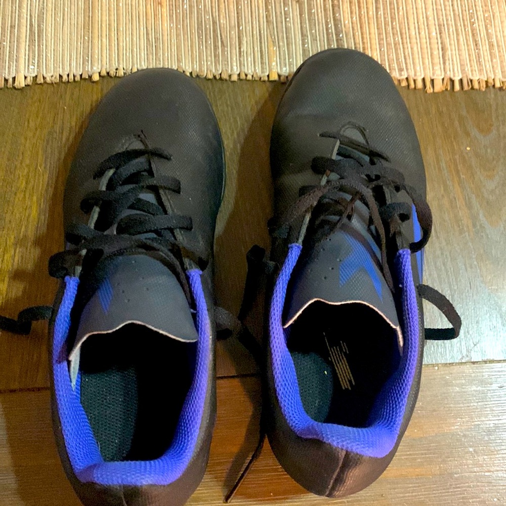 Adidas soccer indoor 5Y